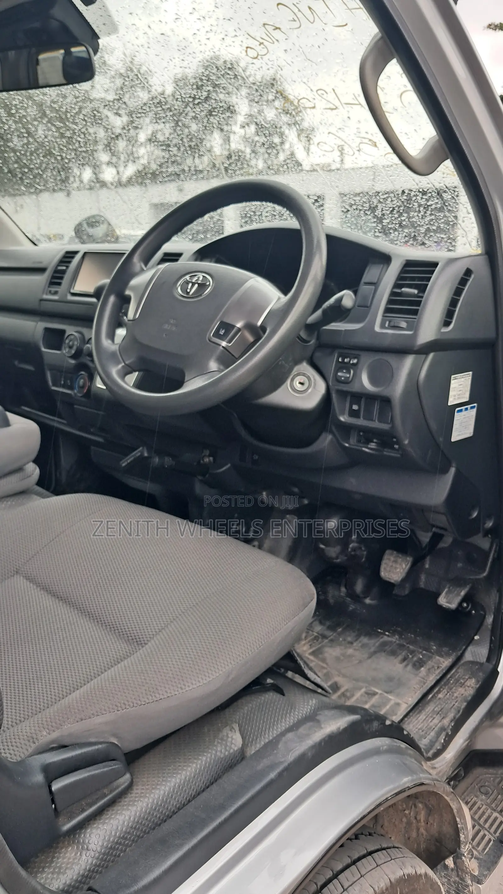 Toyota HiAce 2019 Silver