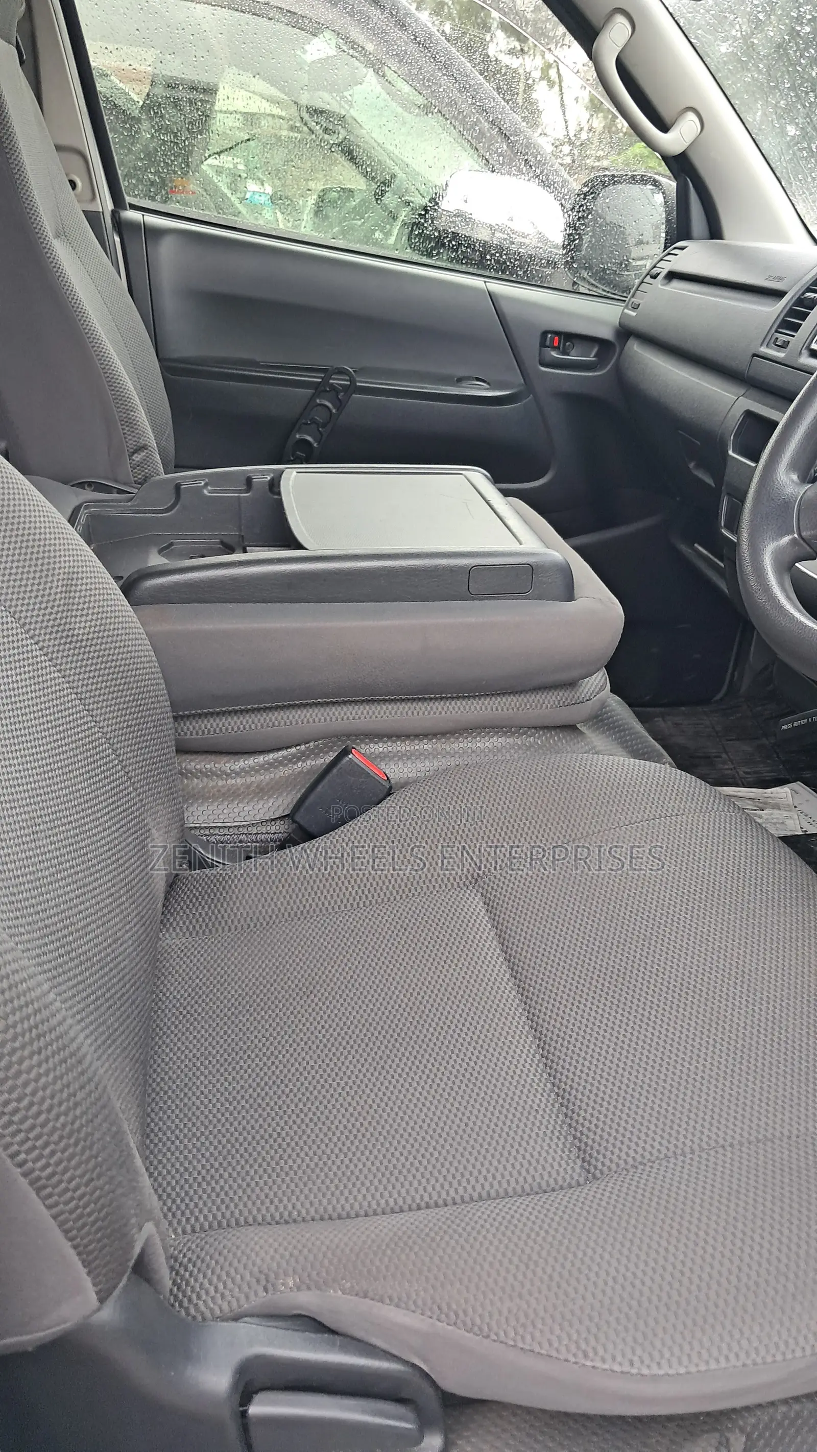 Toyota HiAce 2019 Silver