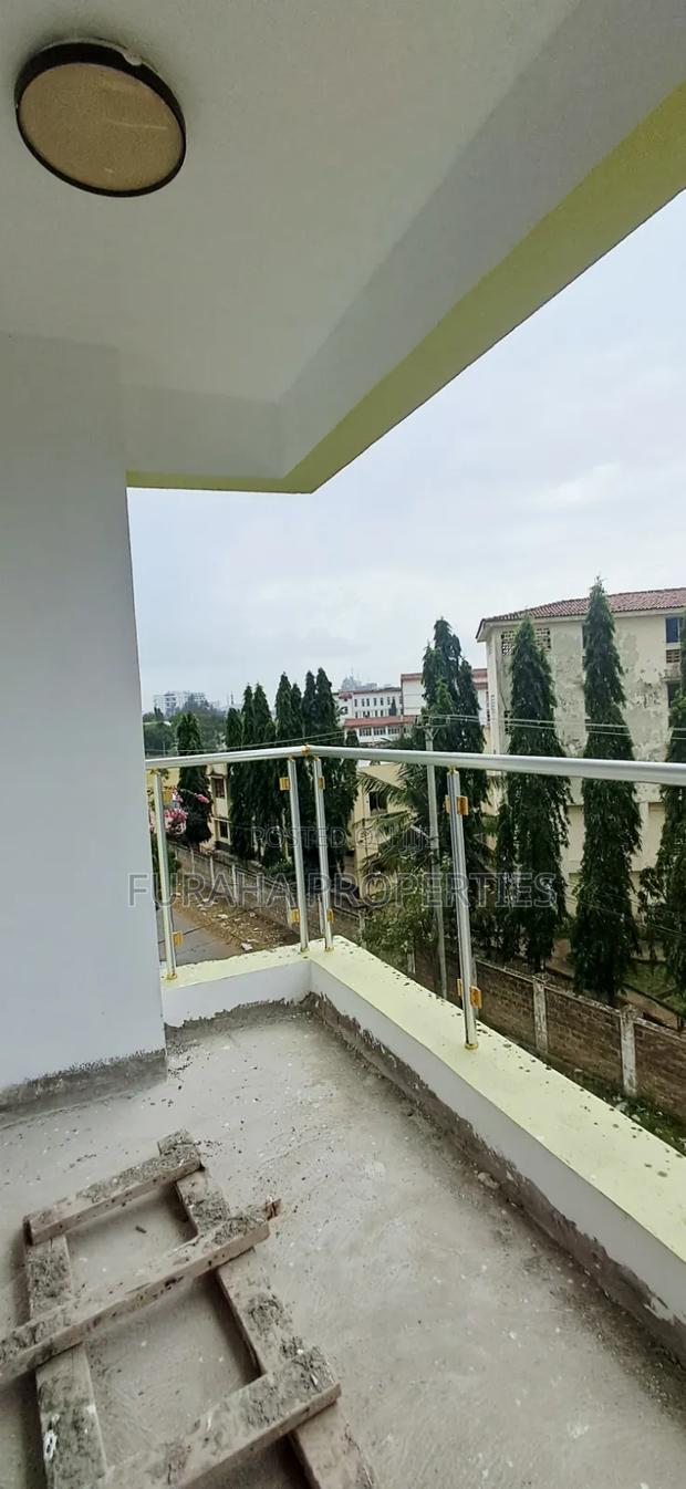 3bdrm Apartment in Kizingo for sale - thumbnail 3
