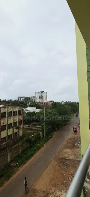 3bdrm Apartment in Kizingo for sale