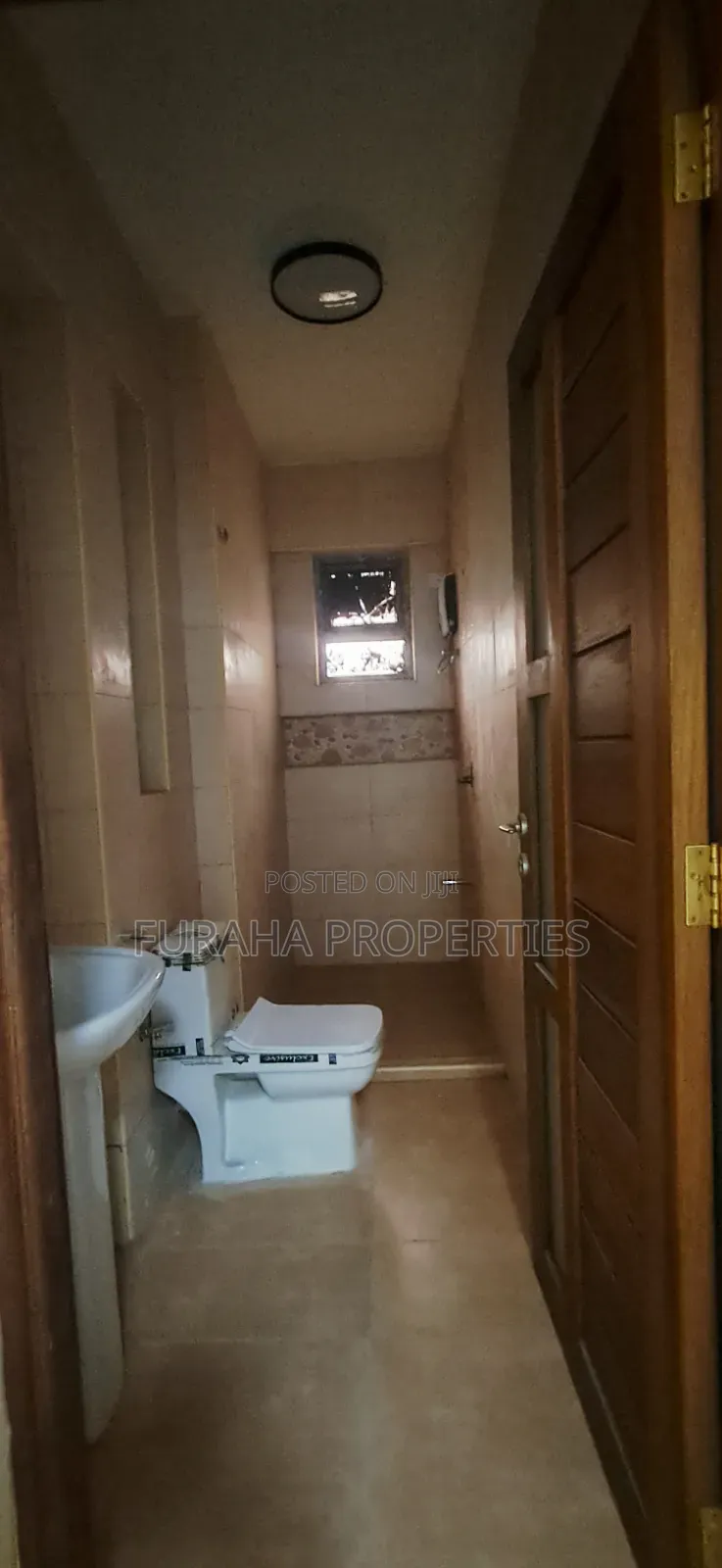 3bdrm Apartment in Kizingo for sale