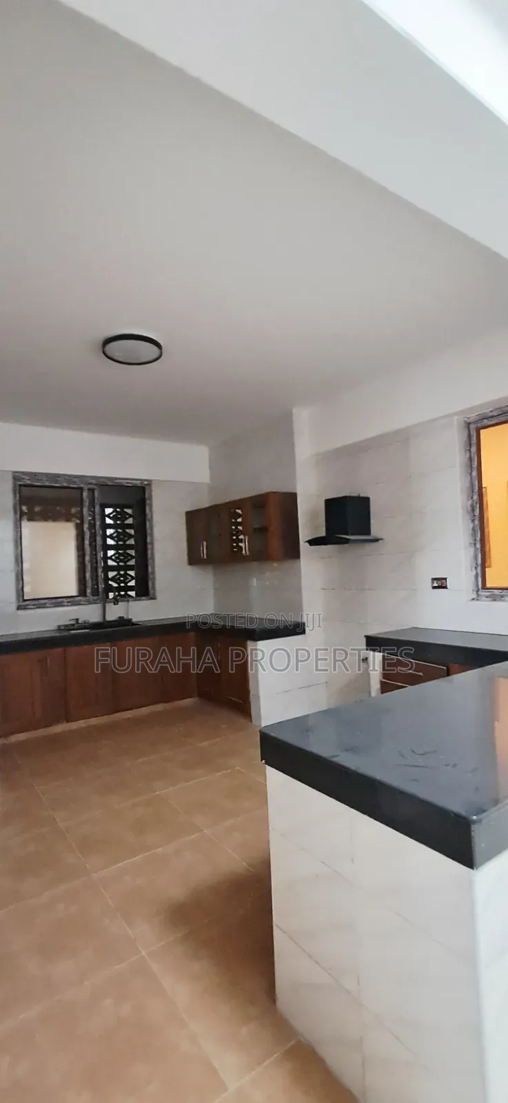 3bdrm Apartment in Kizingo for sale