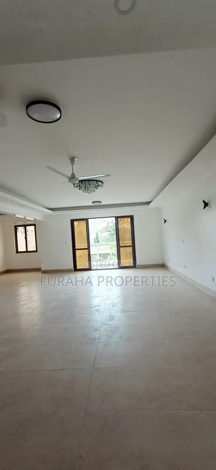 3bdrm Apartment in Kizingo for sale