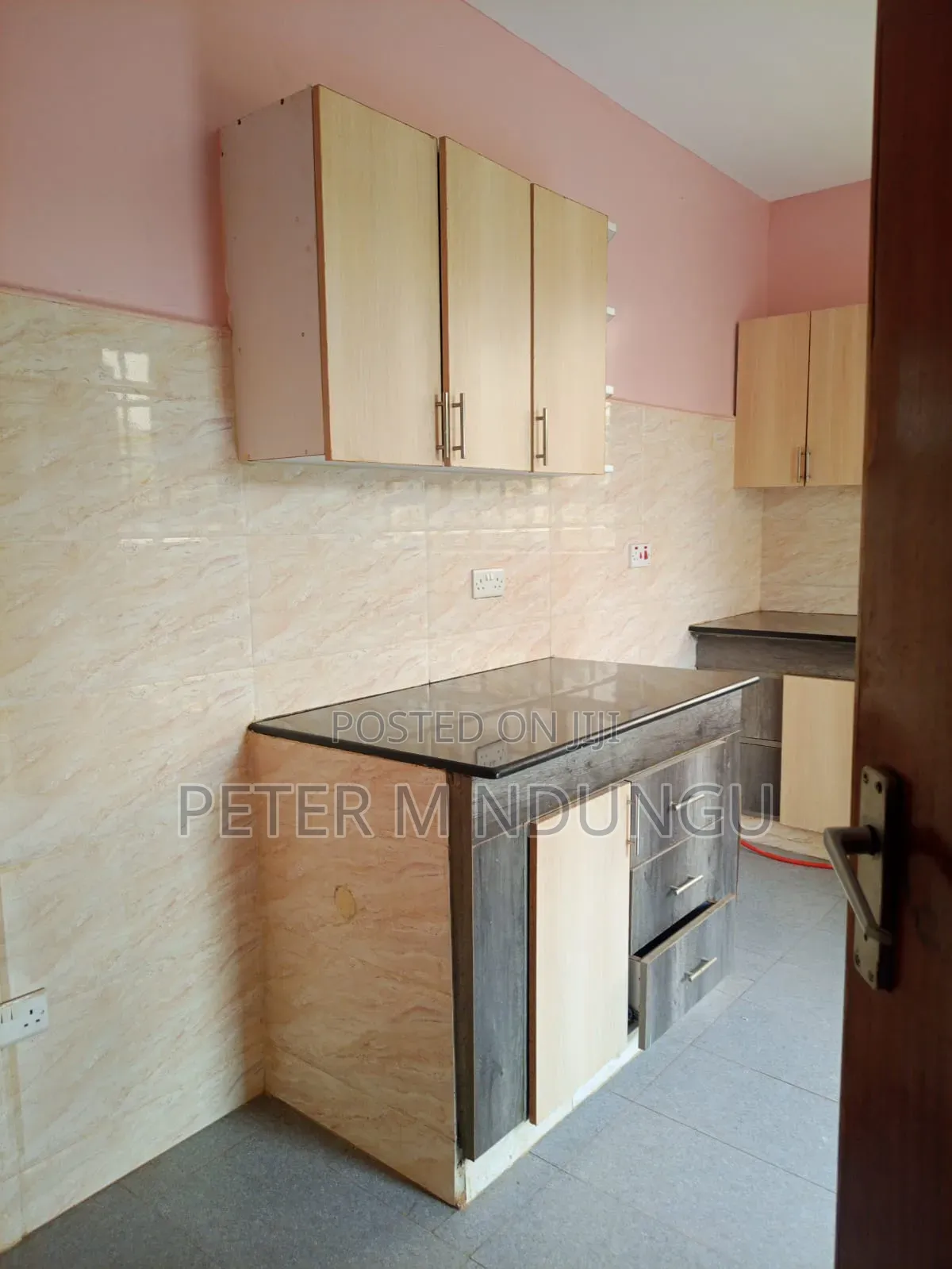 5bdrm Maisonette in Thome for rent