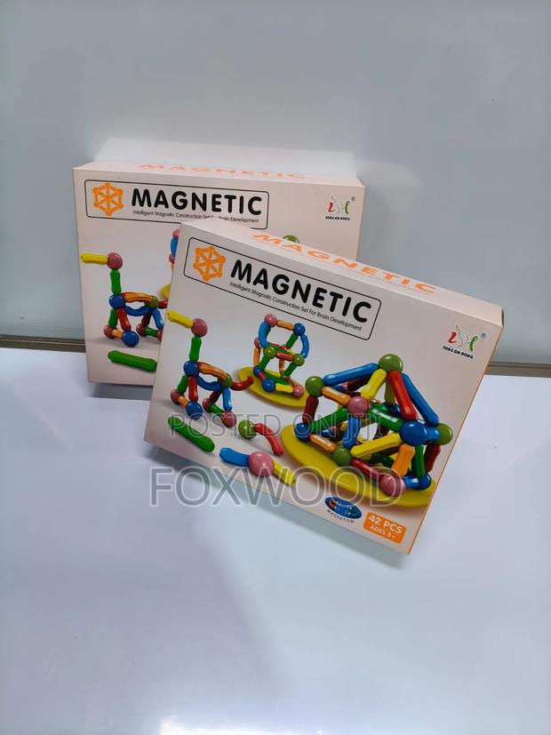 64-Piece Magnetic Construction Set - thumbnail 2