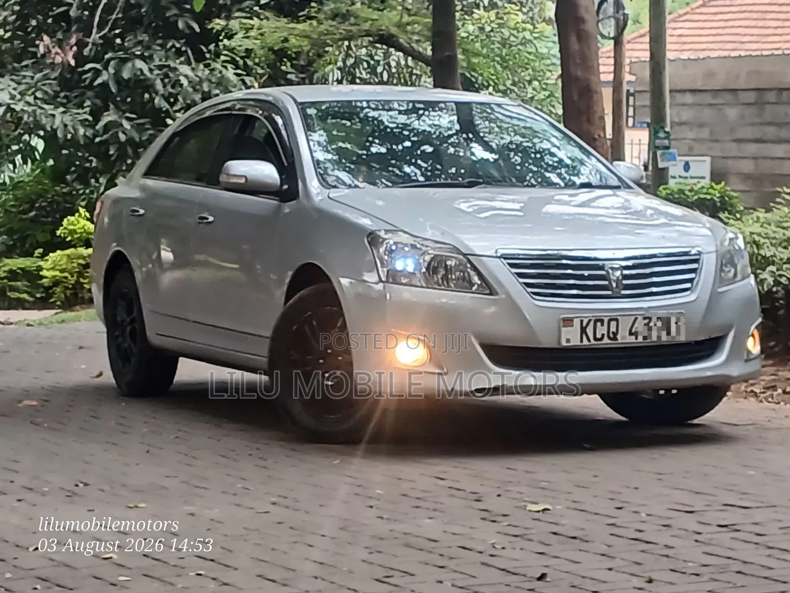 Toyota Premio 2012 Silver
