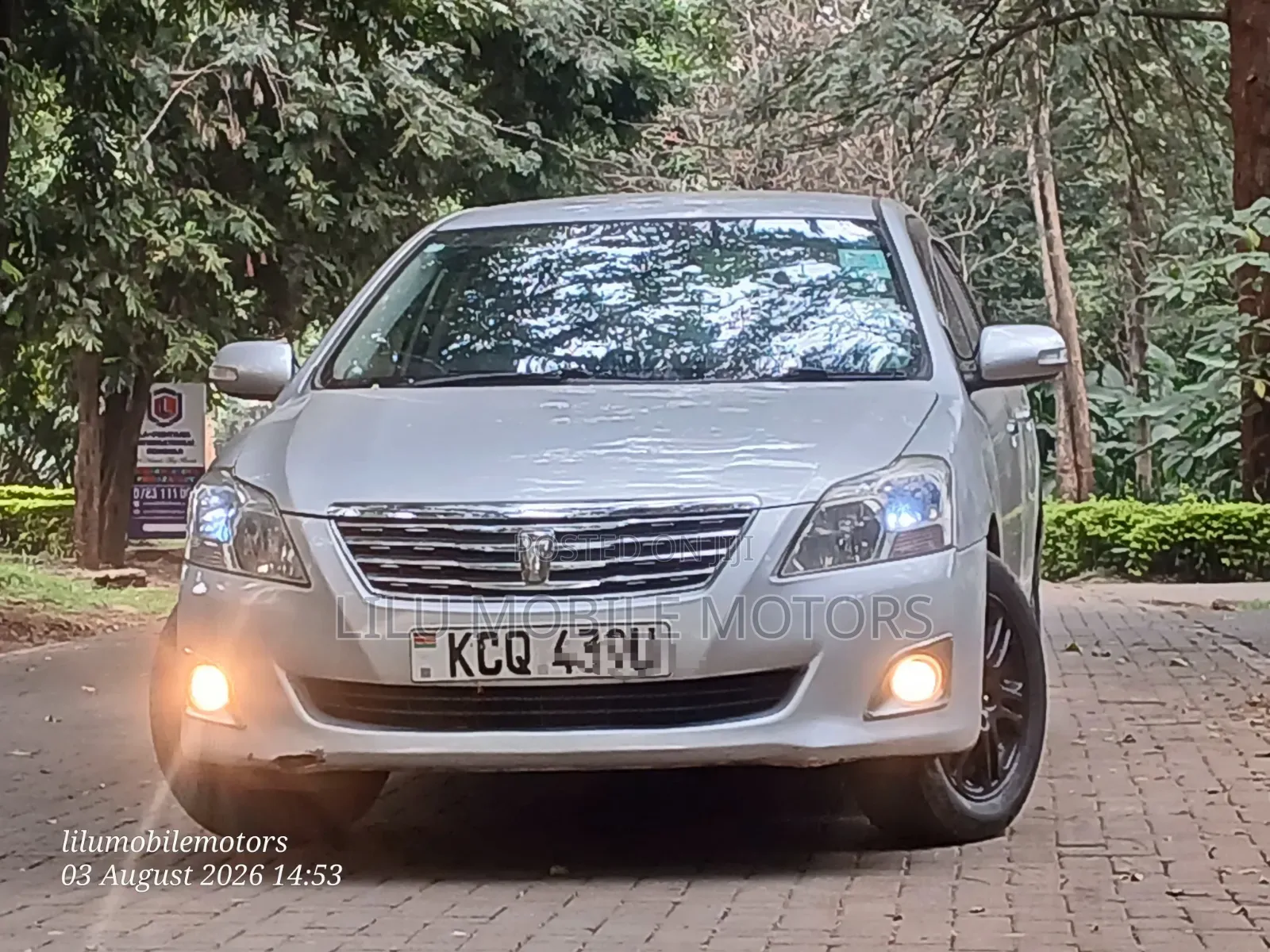 Toyota Premio 2012 Silver