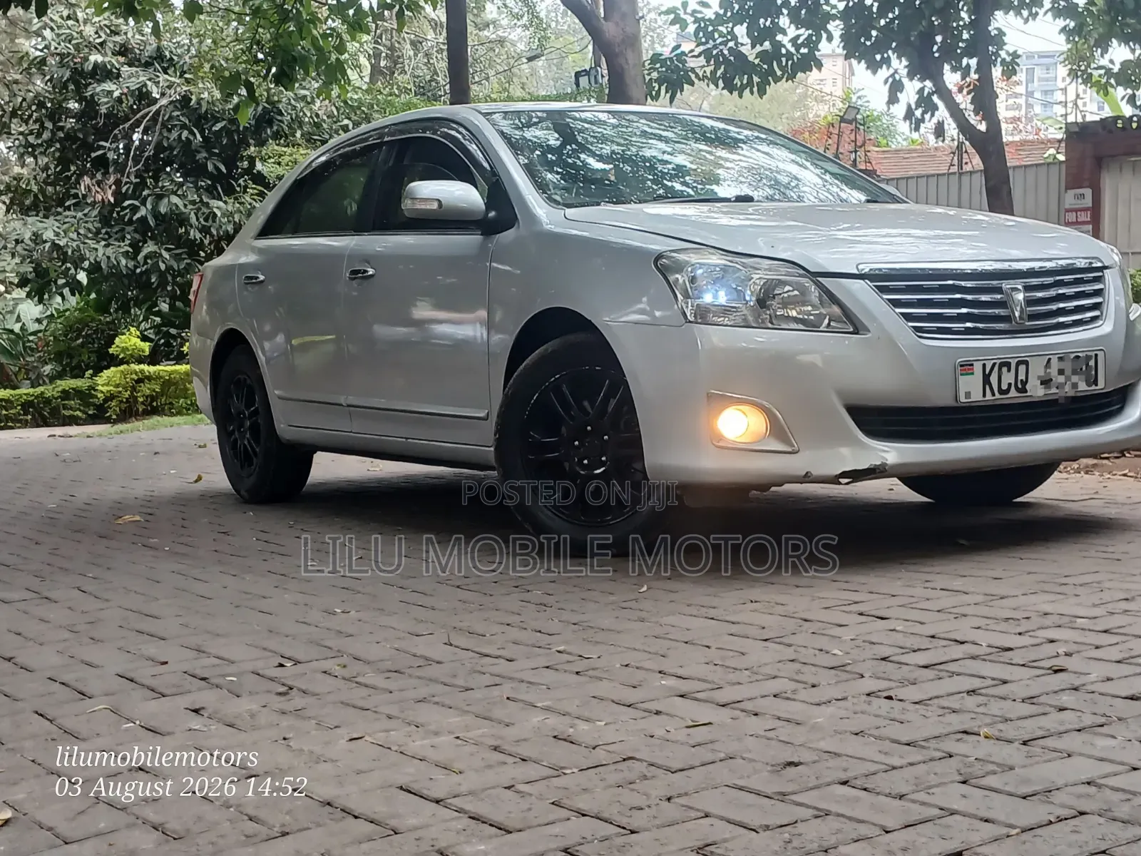 Toyota Premio 2012 Silver