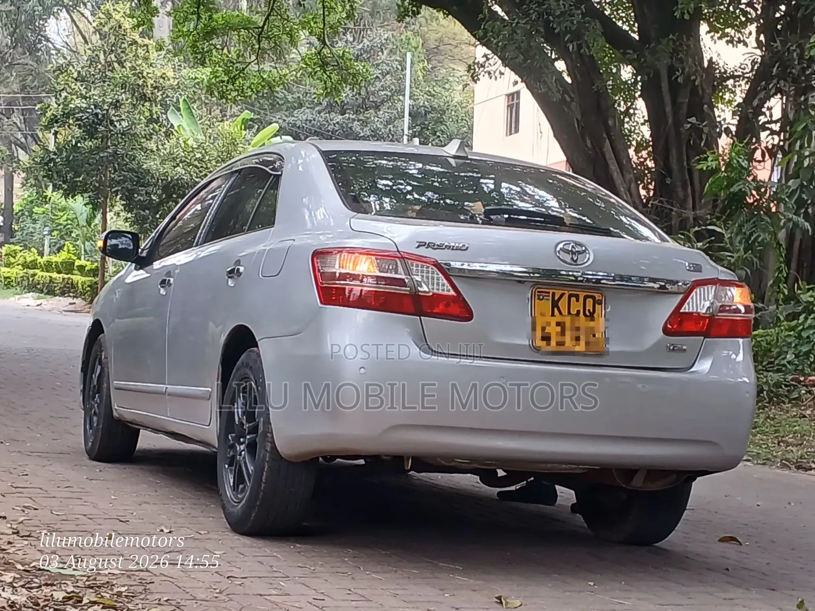 Toyota Premio 2012 Silver