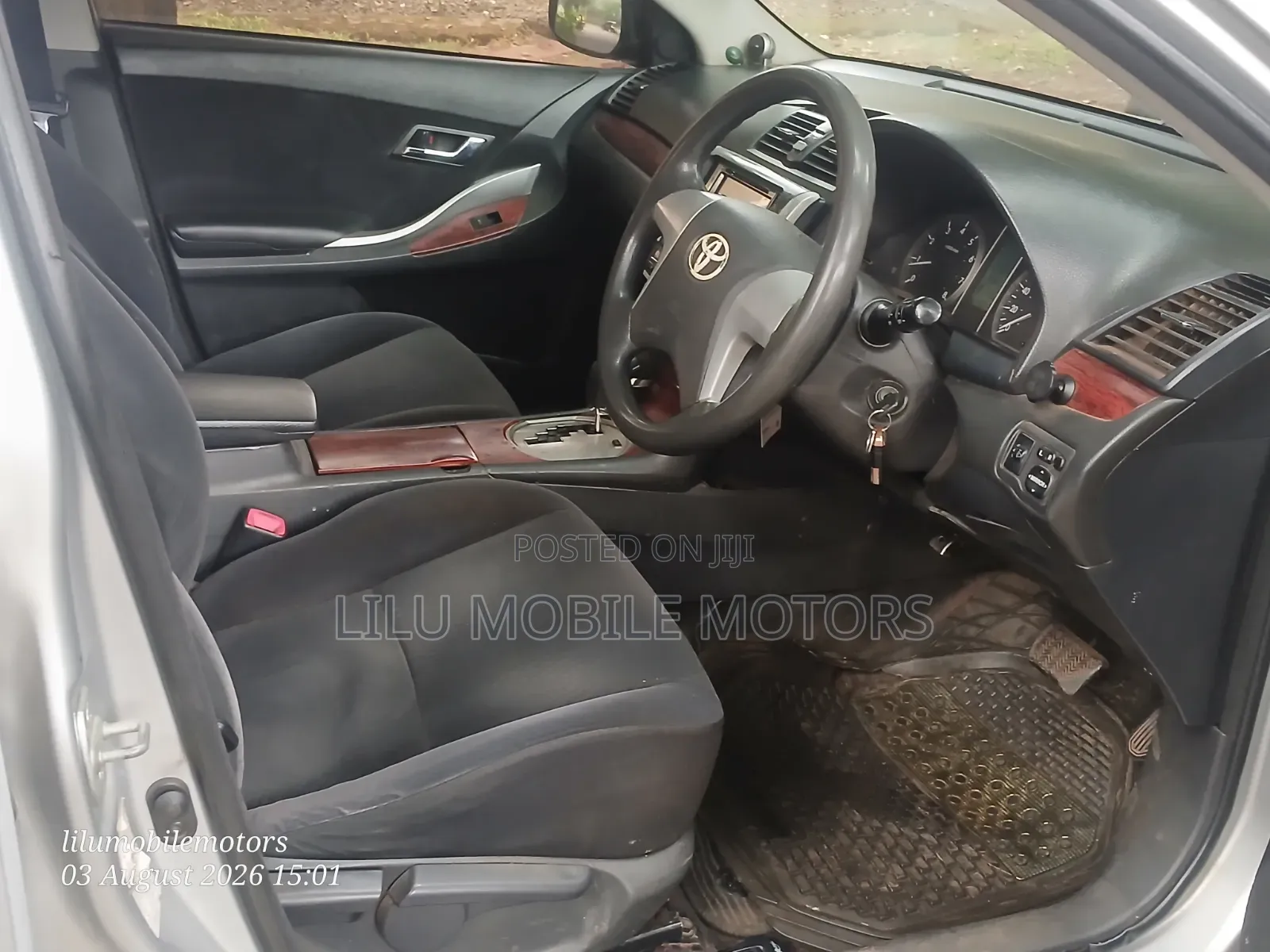 Toyota Premio 2012 Silver