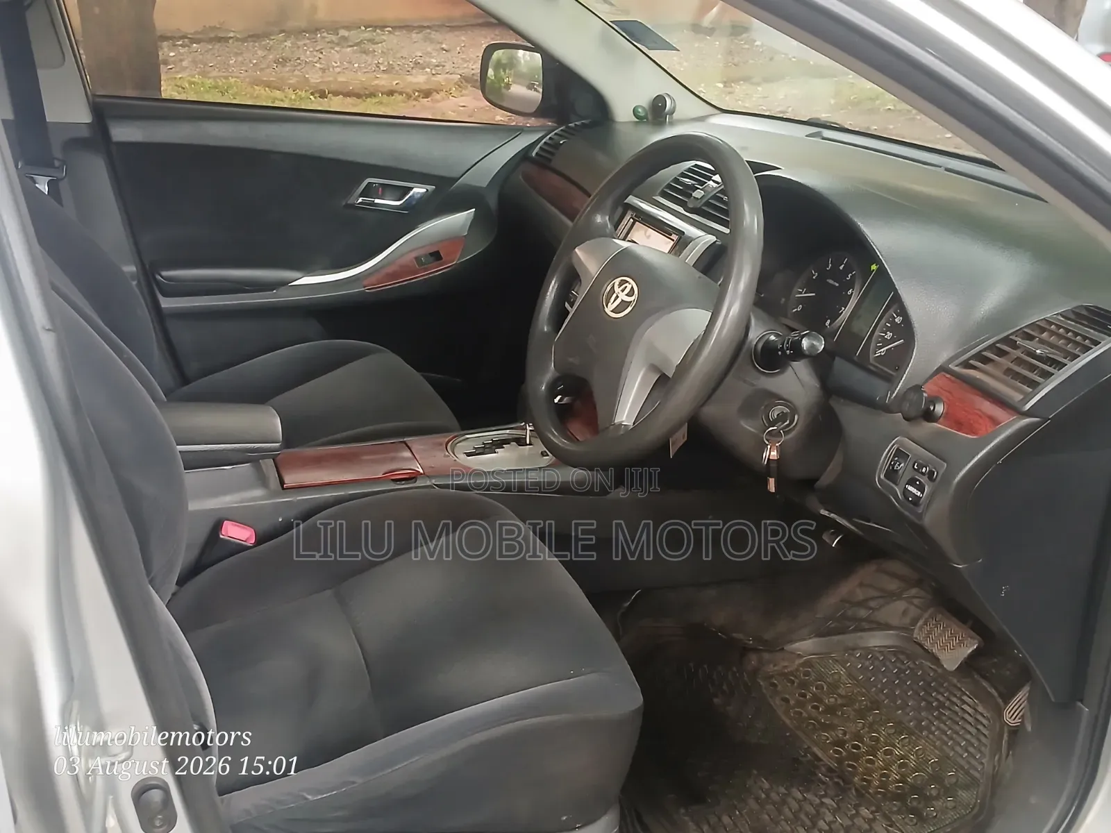 Toyota Premio 2012 Silver
