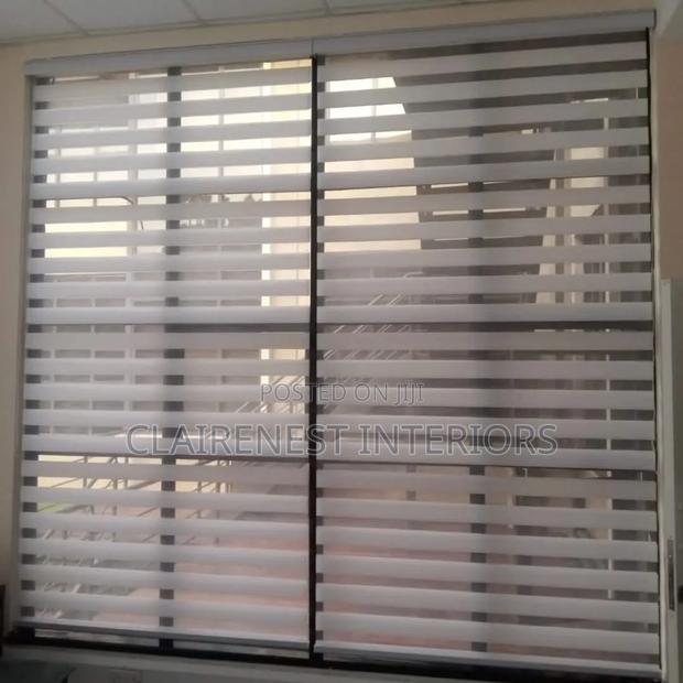 Let Your Workplace Shine With White Horizontal Office Window Blinds