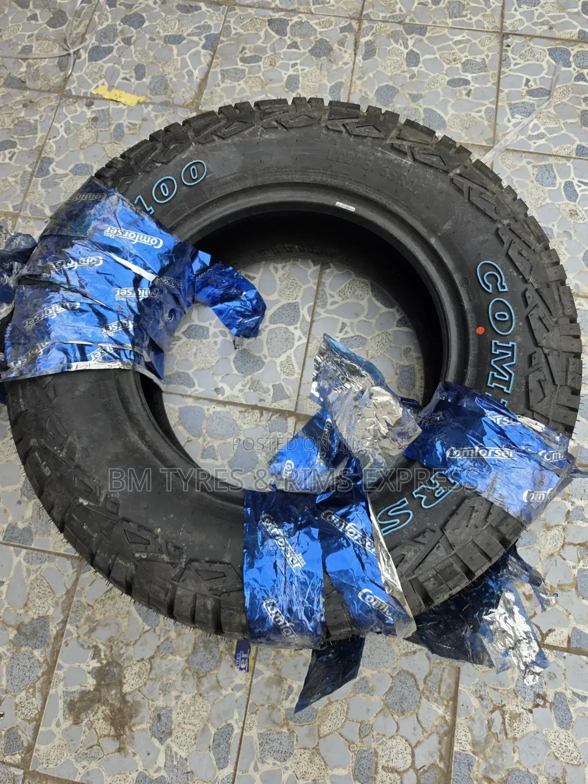 275 /65 R17 Comforser Tires (All Terrein)