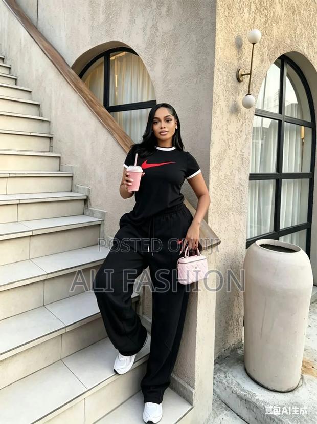 *Luxurious 2pc Nike Set* Soft, Premium-Quality Fabric - thumbnail 2