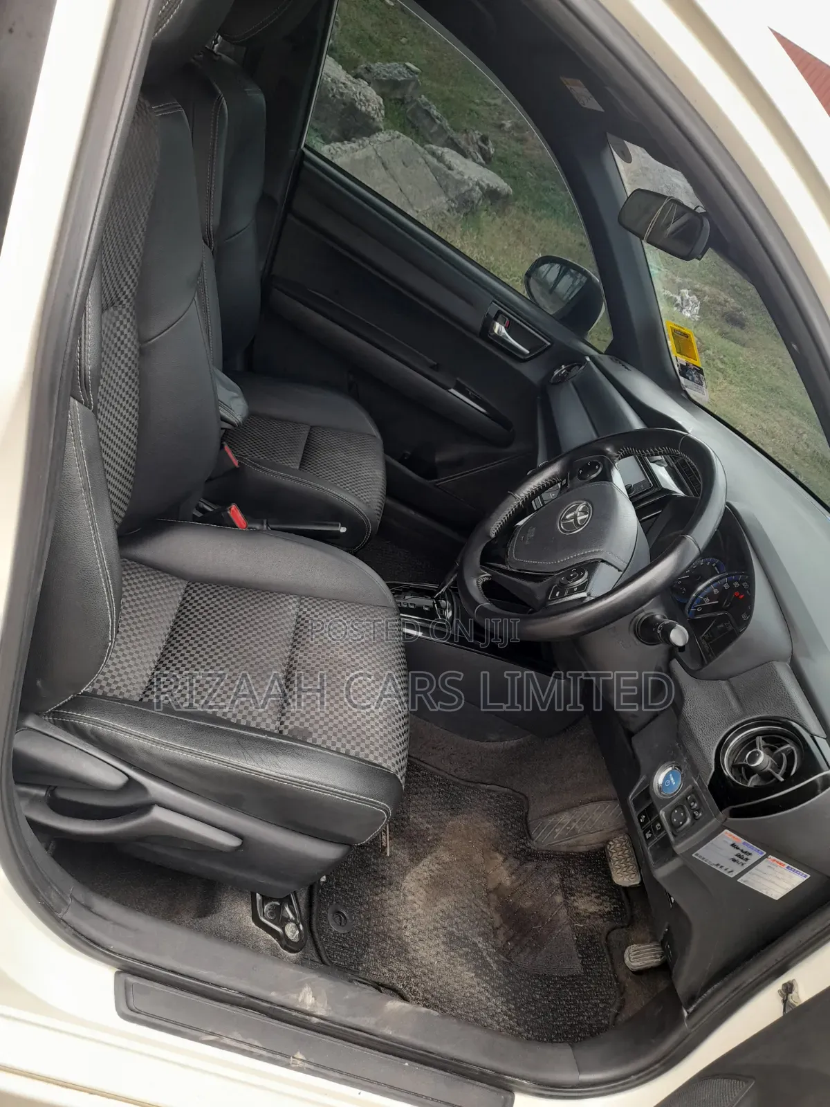 Toyota Corolla Fielder 2017 White