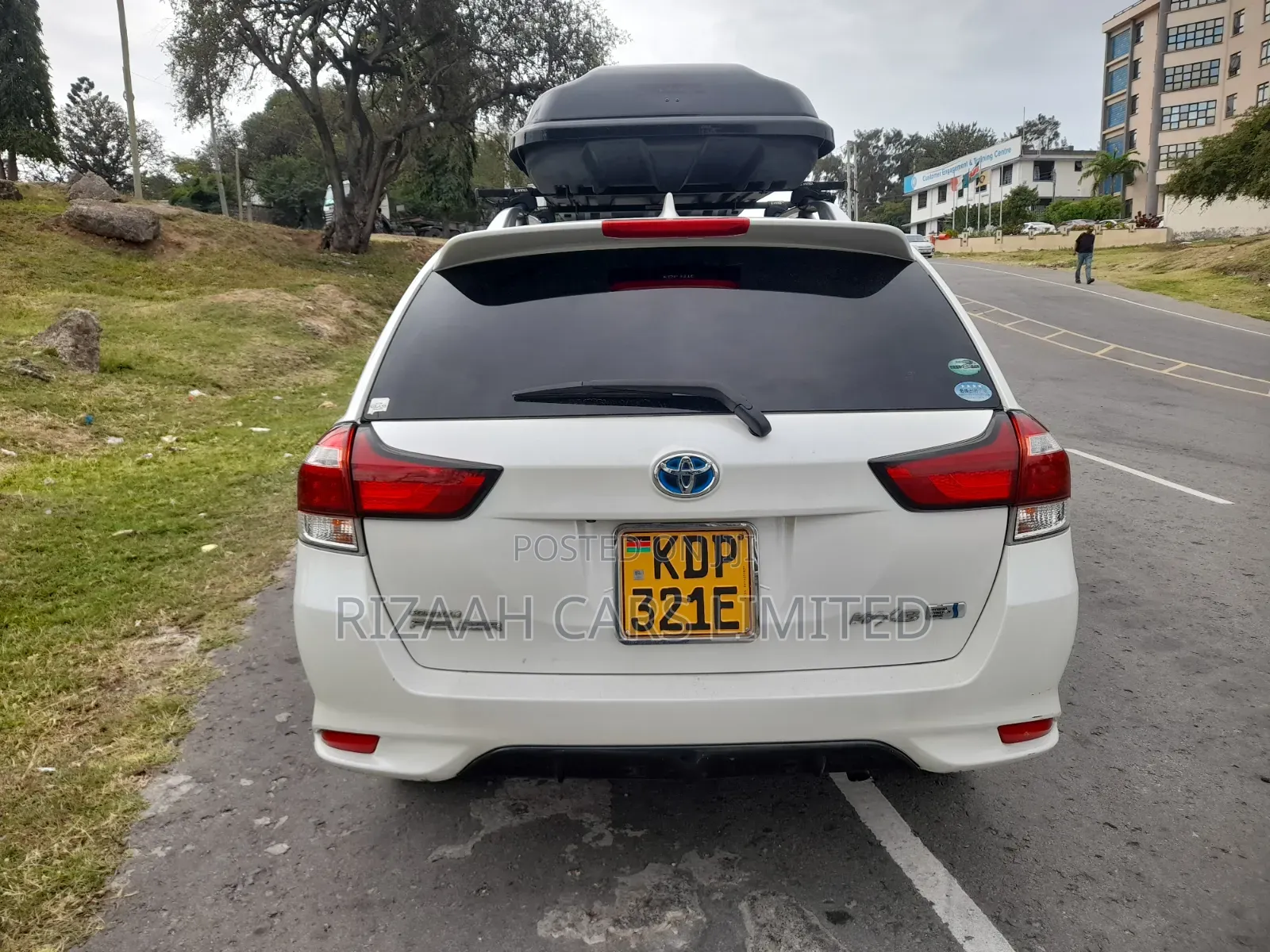 Toyota Corolla Fielder 2017 White