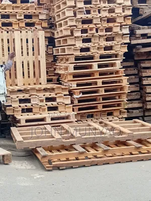 Wooden and Plastic Pallers
