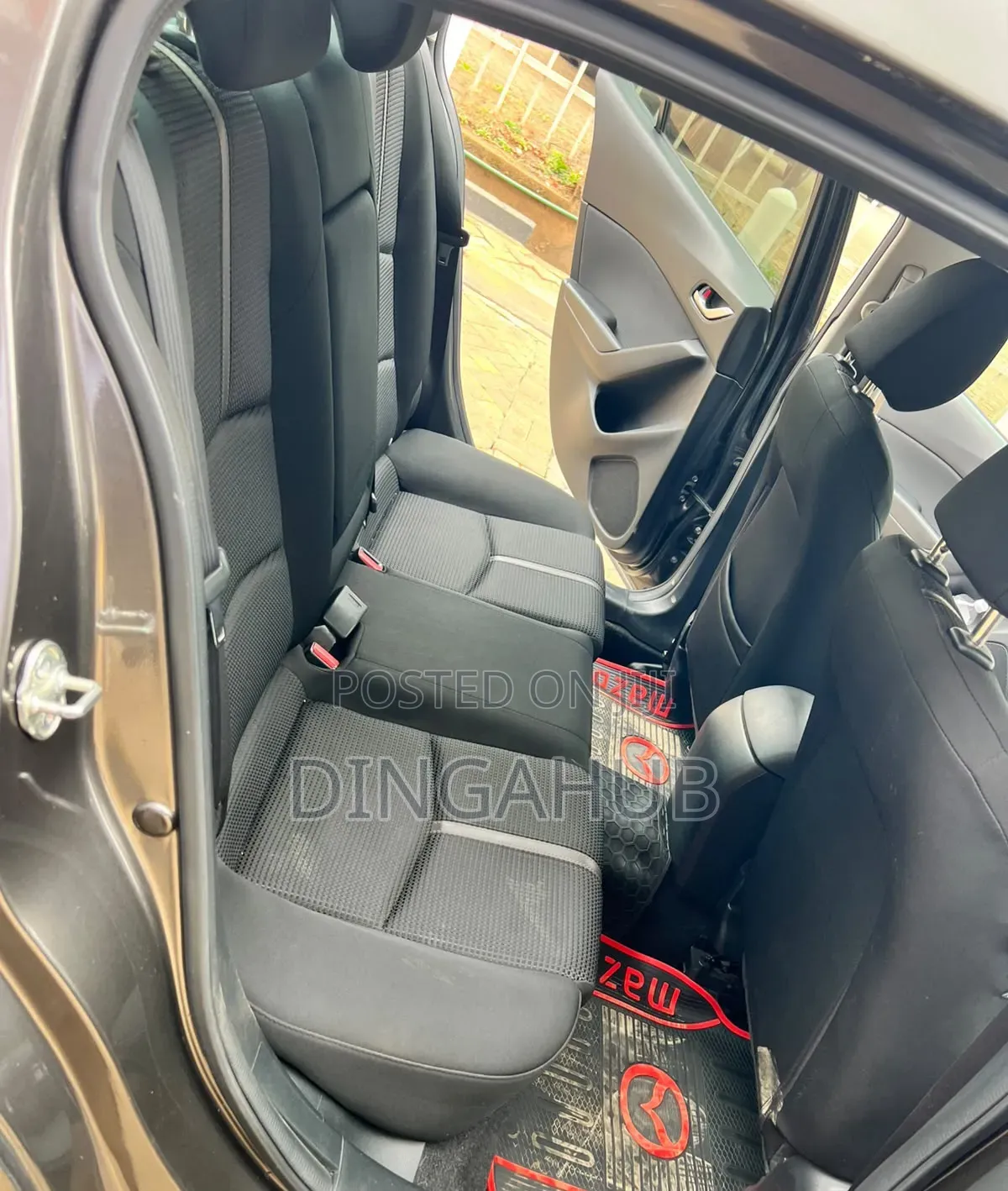 Mazda Axela 2018 Brown