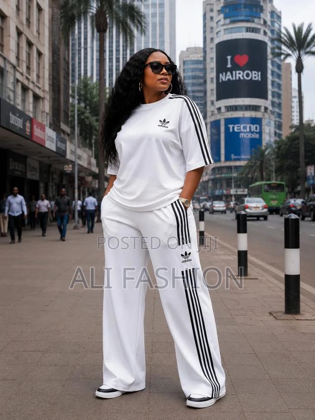 *Luxurious 2pc Addidas Set* Soft, Premium-Quality Fabric - thumbnail 2