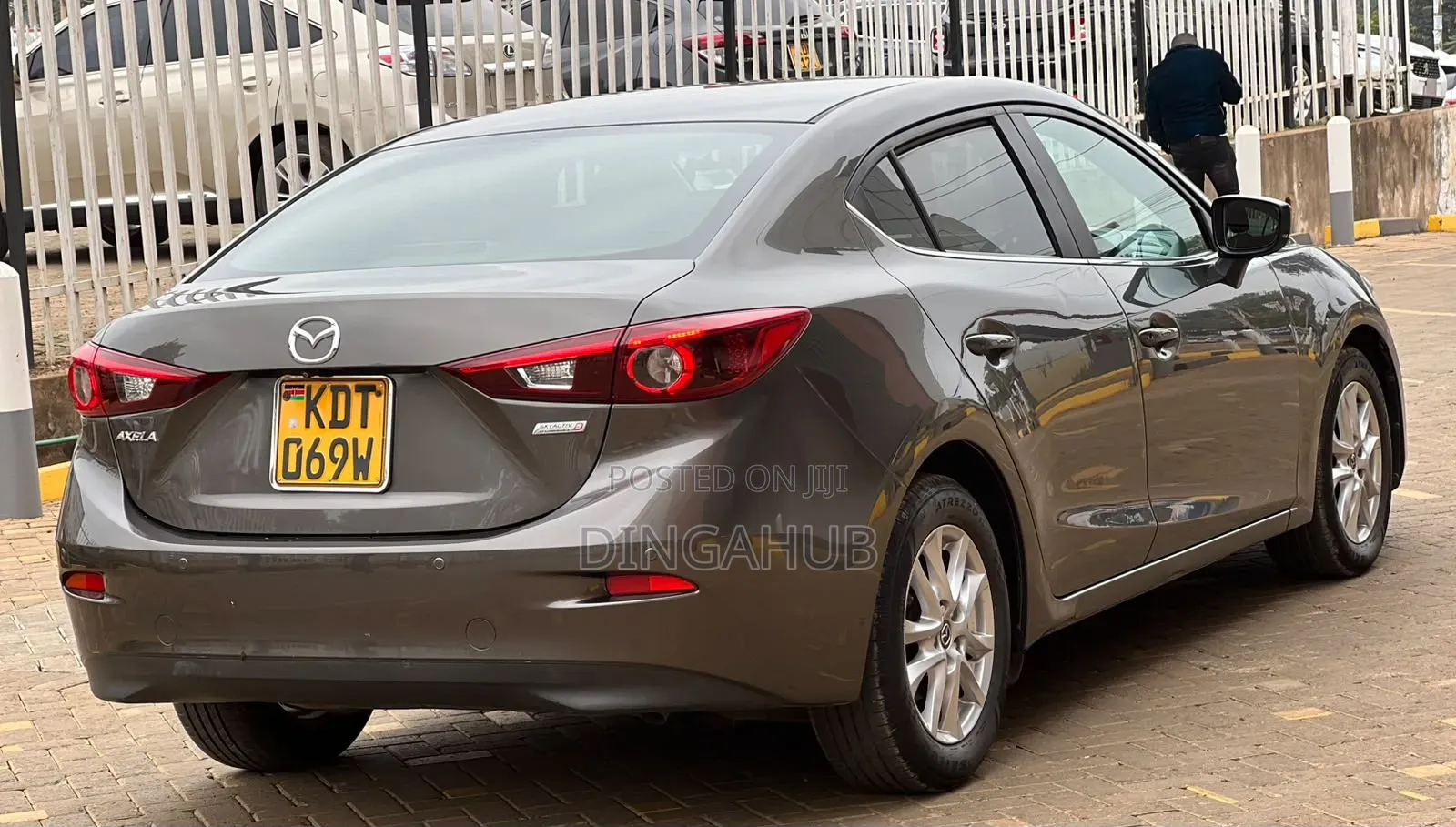 Mazda Axela 2018 Brown