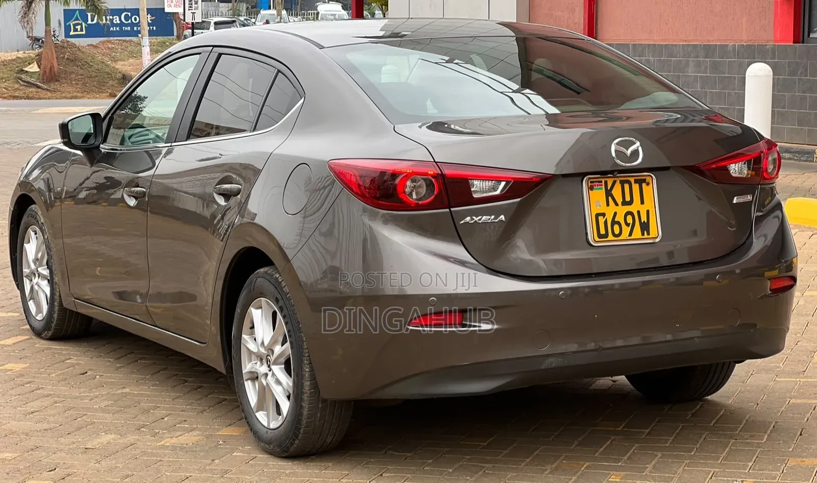 Mazda Axela 2018 Brown