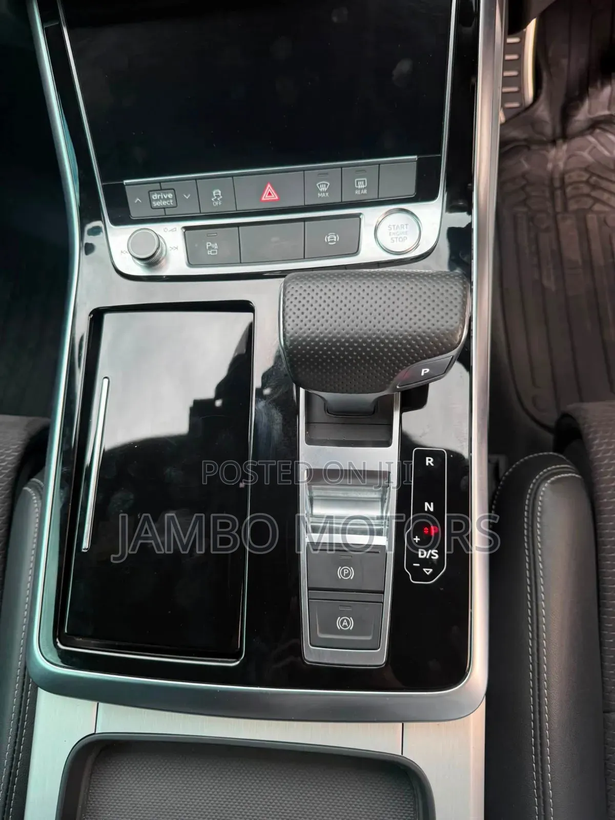 Audi Q8 2021 White