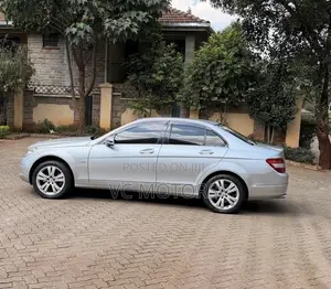 Mercedes-Benz C200 2010 Silver