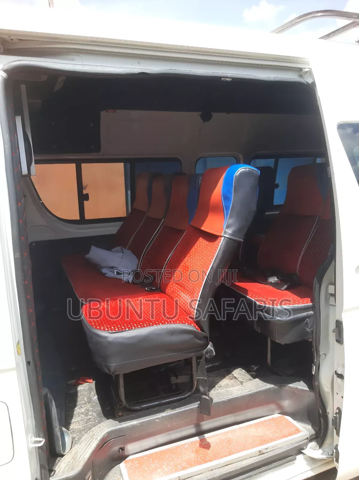 Toyota HiAce 2011 White