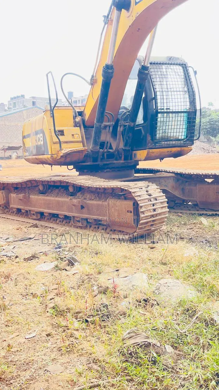 Excavator Jb210