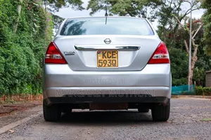 Nissan Tiida 2007 Silver