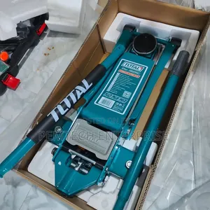TOTAL 3-Ton Industrial Hydraulic Floor Jack, Model