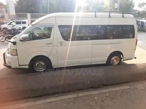 Toyota HiAce 2011 White