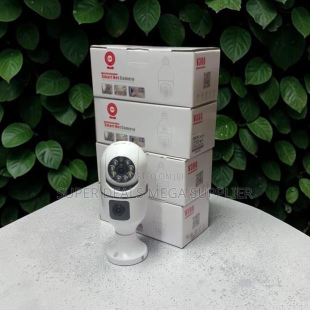 Bulk Prices Easy Installation PTZ Rotating Dual Lens Wifi Bulb Cameras