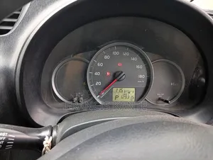 Toyota Vitz 2011 Red