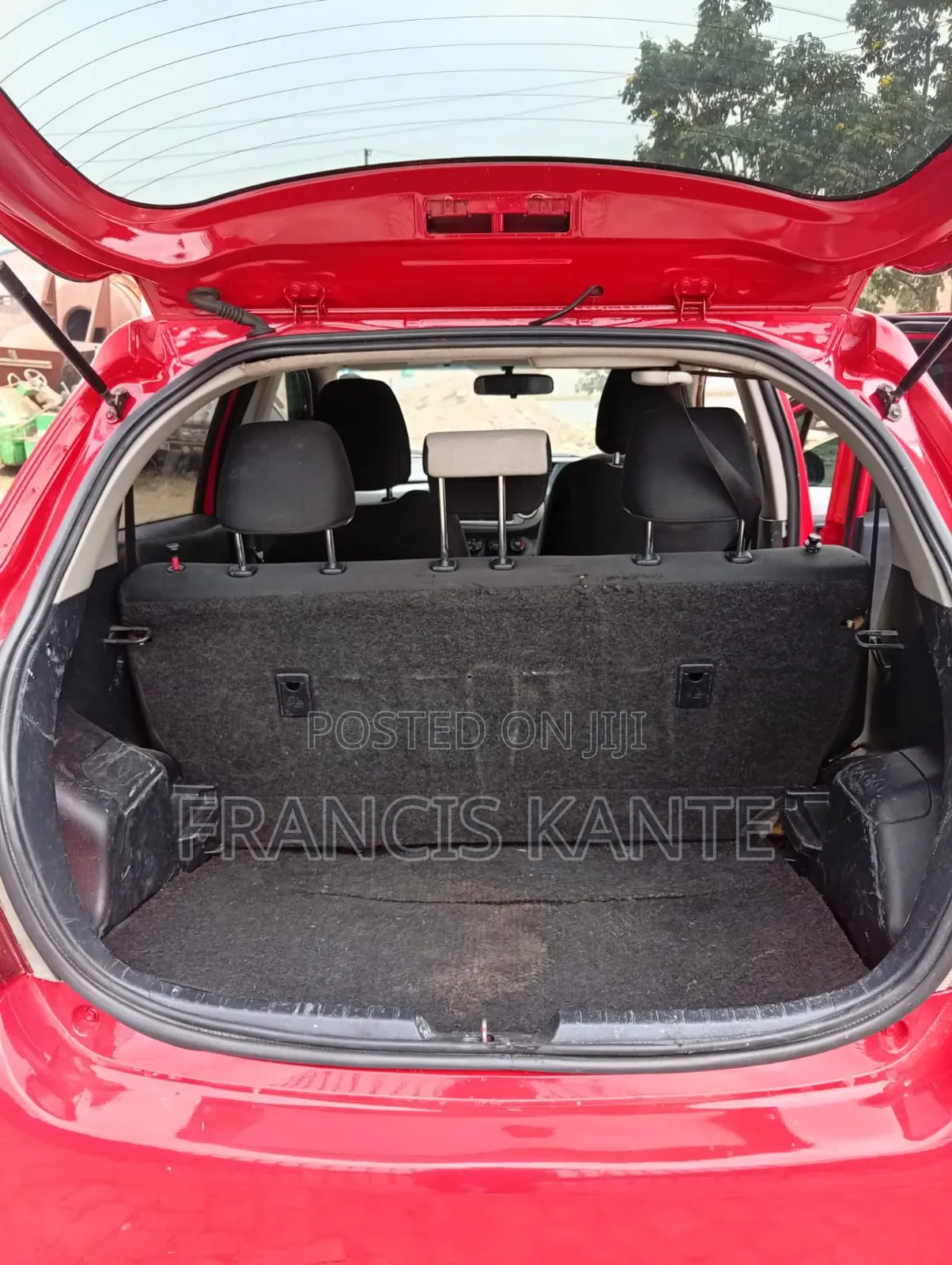 Toyota Vitz 2011 Red