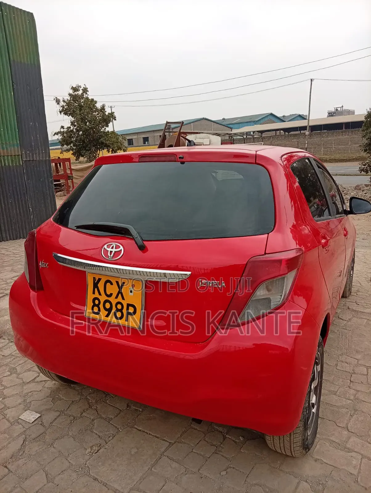 Toyota Vitz 2011 Red