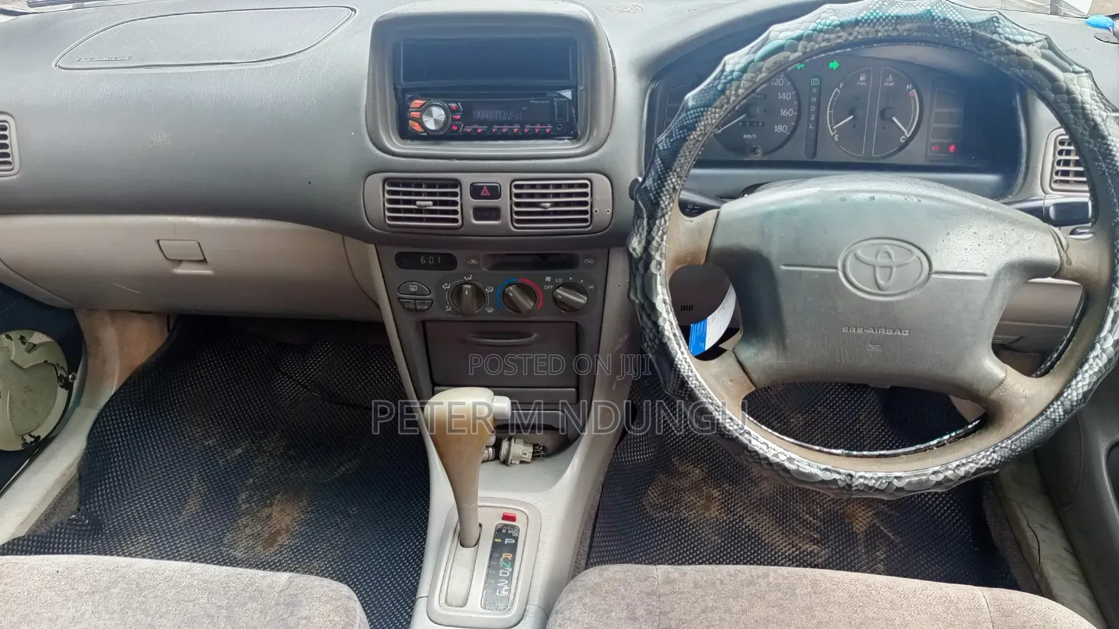Toyota Corolla 2000 White