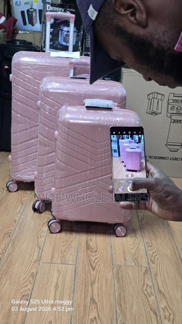 Unbreakable Rubber Suitcase With 360° Spinner Wheels - thumbnail 3