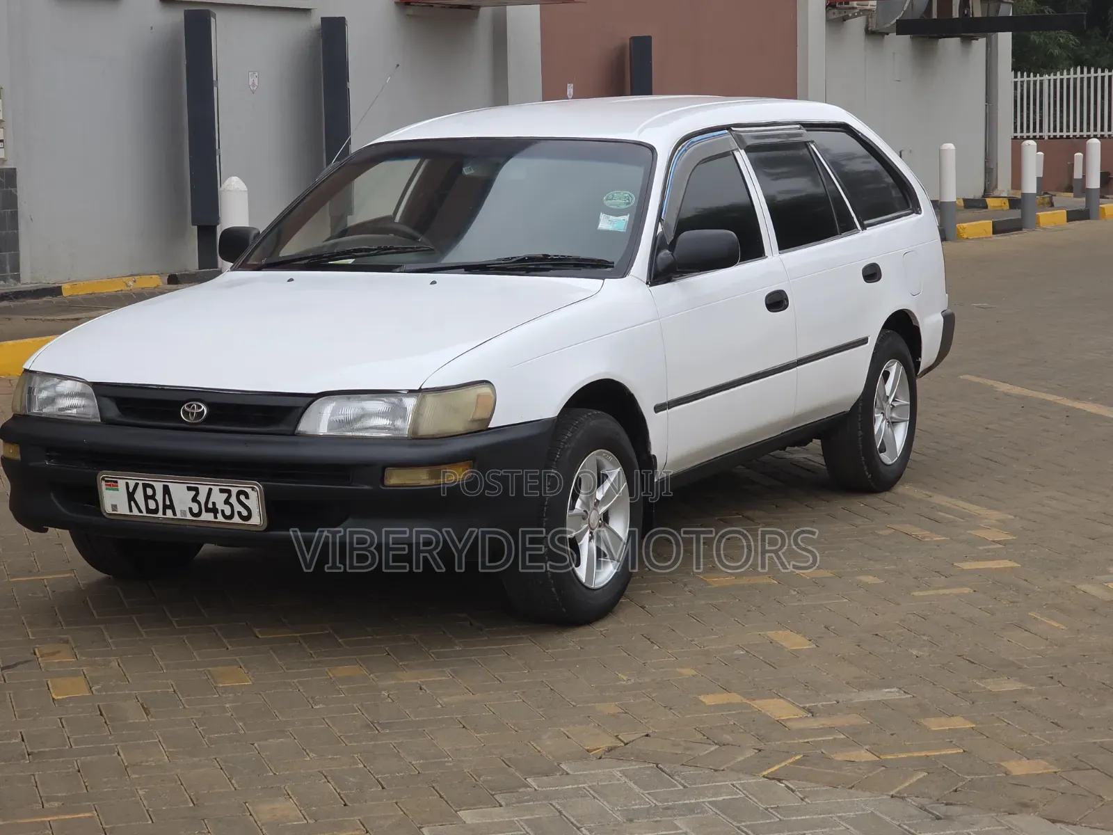 Toyota Corolla 2002 White