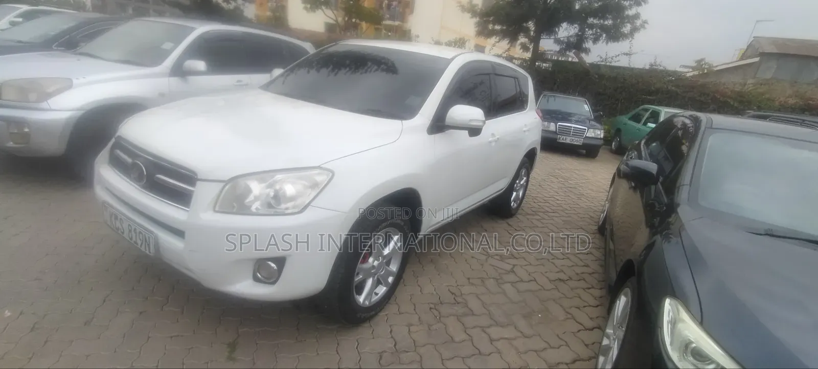Toyota RAV4 2011 White