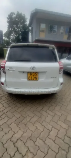 Toyota RAV4 2011 White