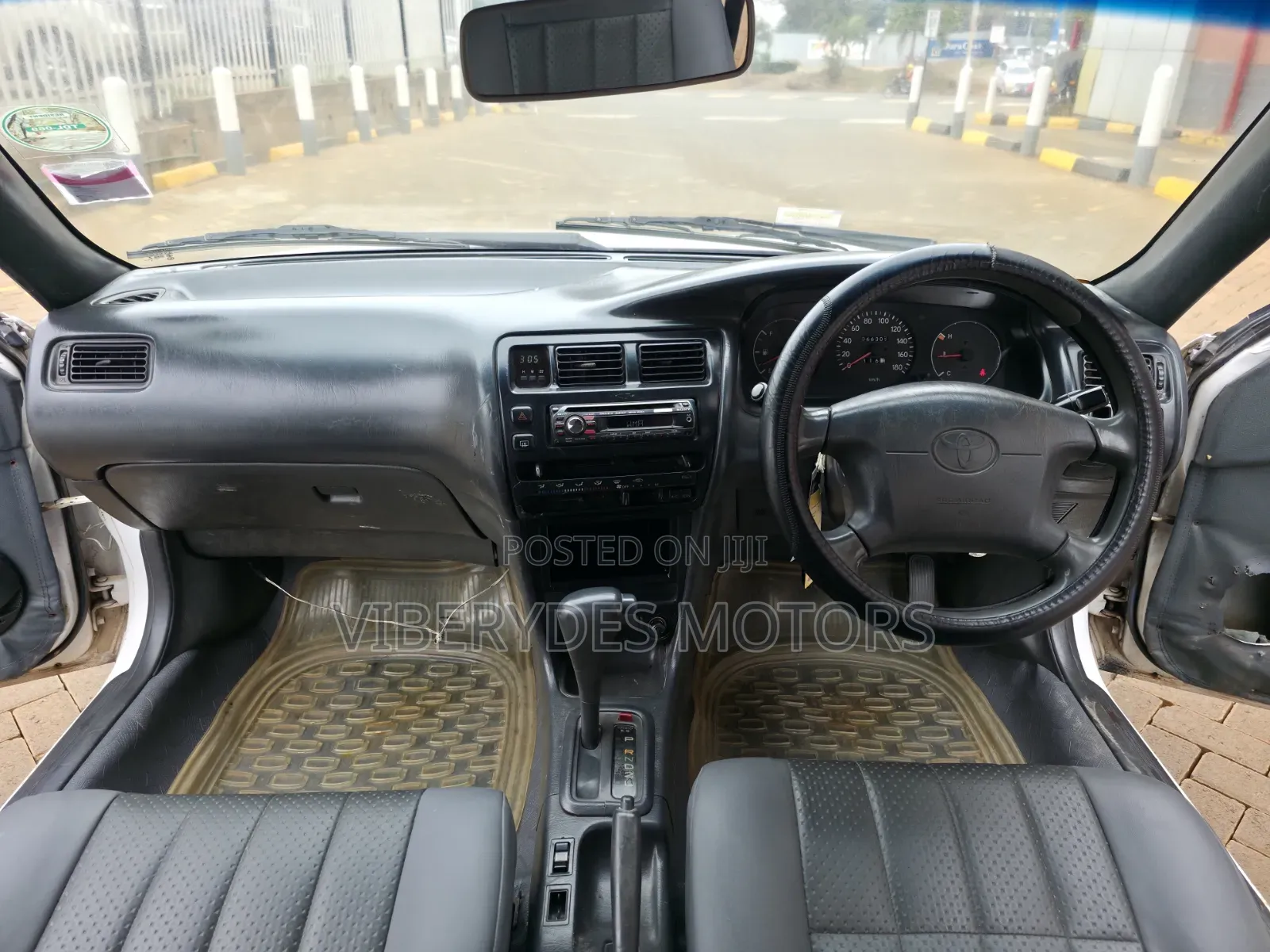 Toyota Corolla 2002 White