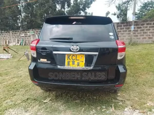 Toyota Vanguard 2011 Black