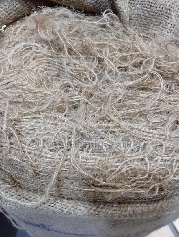 Strong Burlap Hessian Fabric Roll – Eco-Friendly Jute Cloth - thumbnail 2