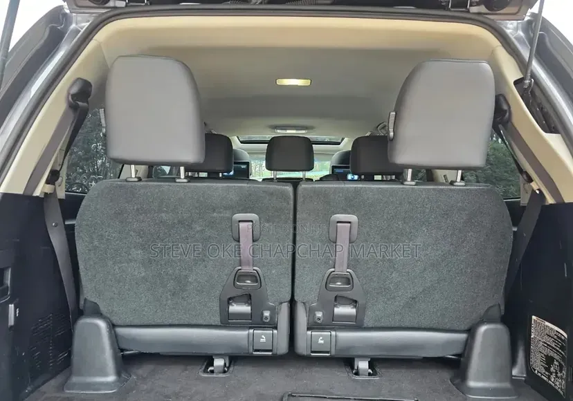 Toyota Land Cruiser 4.5 V8 VXR 2019 Gray
