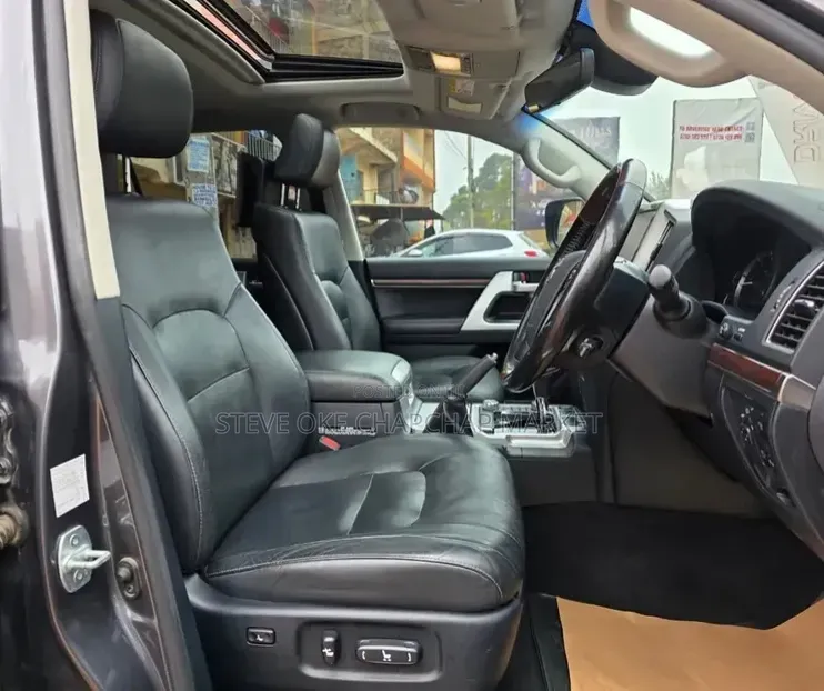 Toyota Land Cruiser 4.5 V8 VXR 2019 Gray