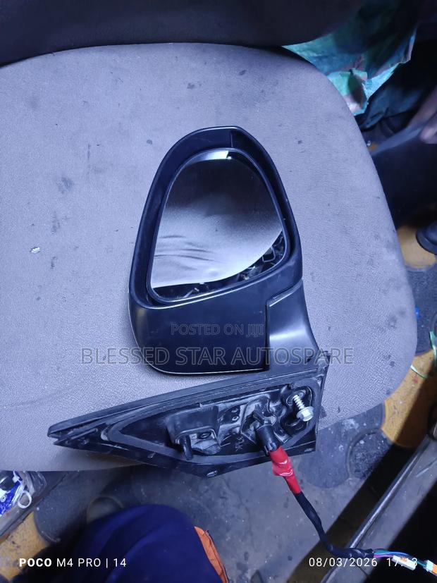 Toyota Auris Side Mirror 2014 - thumbnail 2