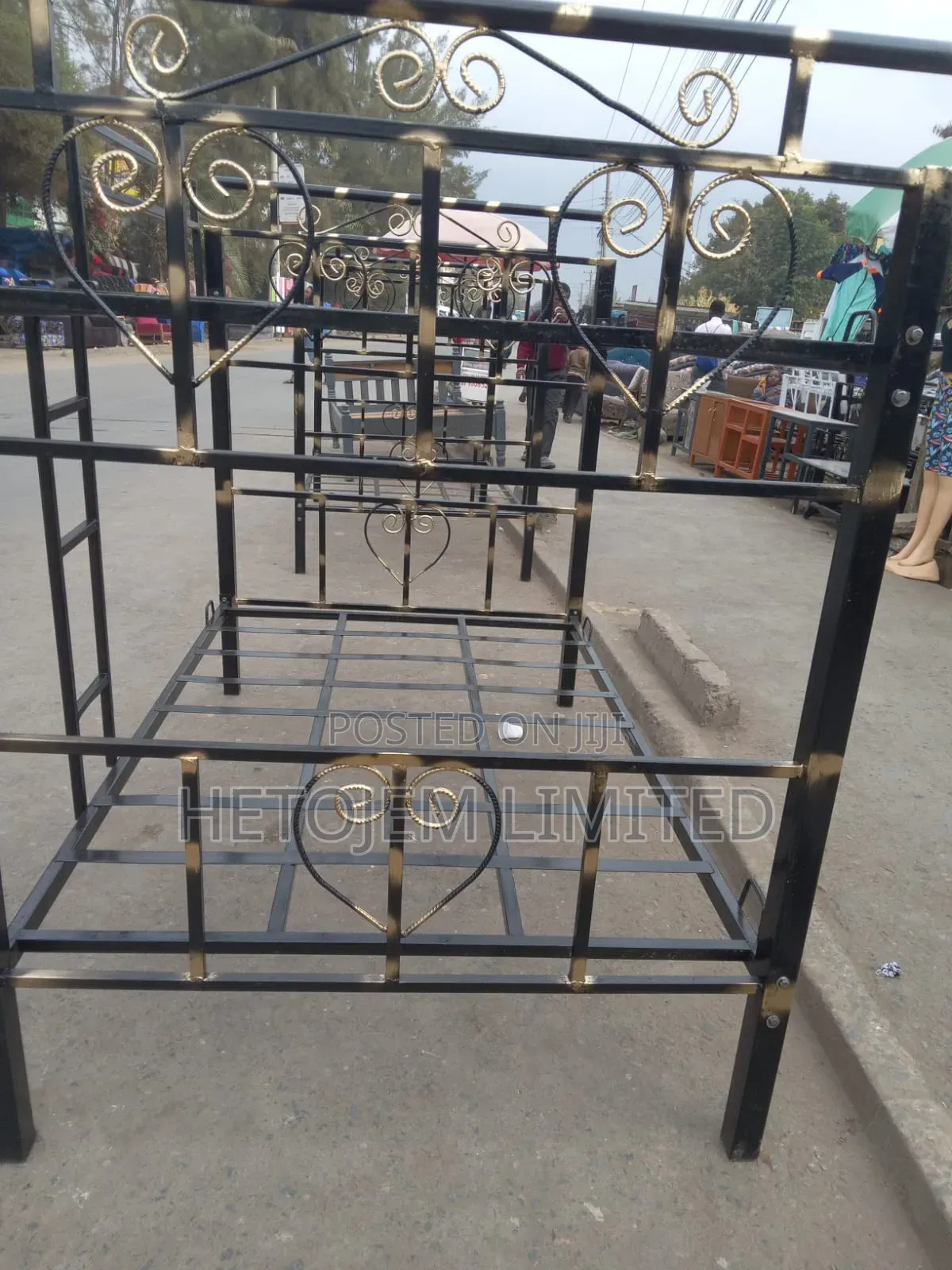Metallic Bunk Bed 4 by 6(up Down) at 15000