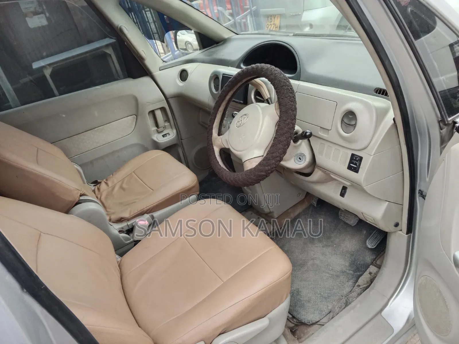 Toyota Porte 2009 Silver
