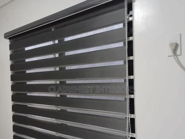 Practical Elegance With Horizontal Colourful Window Blinds - main view